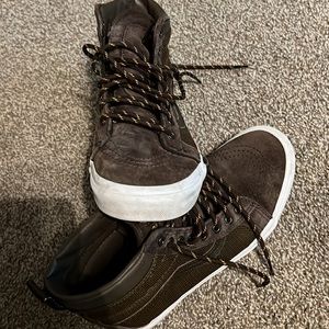 Vans (Brown Suede)